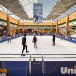 Pista de patinação no gelo volta ao Shopping Guararapes e reforça programação de férias